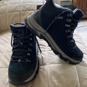 NWOT Skechers Outdoor Shoes